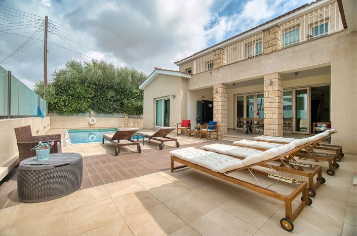 Image No.2-Villa de 6 chambres à vendre à Kato Paphos