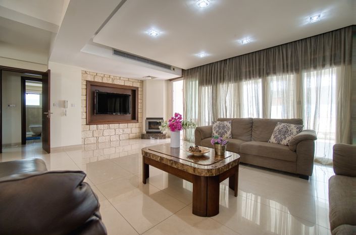 Image No.8-6 Bed Villa for sale