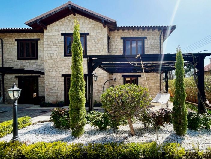Image No.1-Villa de 5 chambres à vendre à Limassol