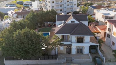 Detached Villa For Sale  in  Kato Polemidia