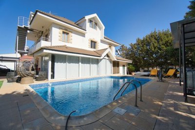 Detached Villa For Sale  in  Kato Polemidia