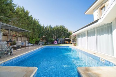 Detached Villa For Sale  in  Kato Polemidia