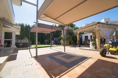 Detached Villa For Sale  in  Kato Polemidia