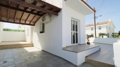 Semi Detached Villa For Sale  in  Livadia