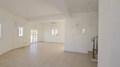 Semi Detached Villa For Sale  in  Livadia