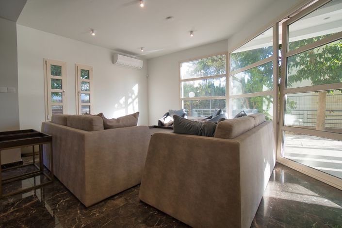 Image No.10-5 Bed Villa for sale