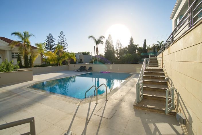 Image No.8-5 Bed Villa for sale