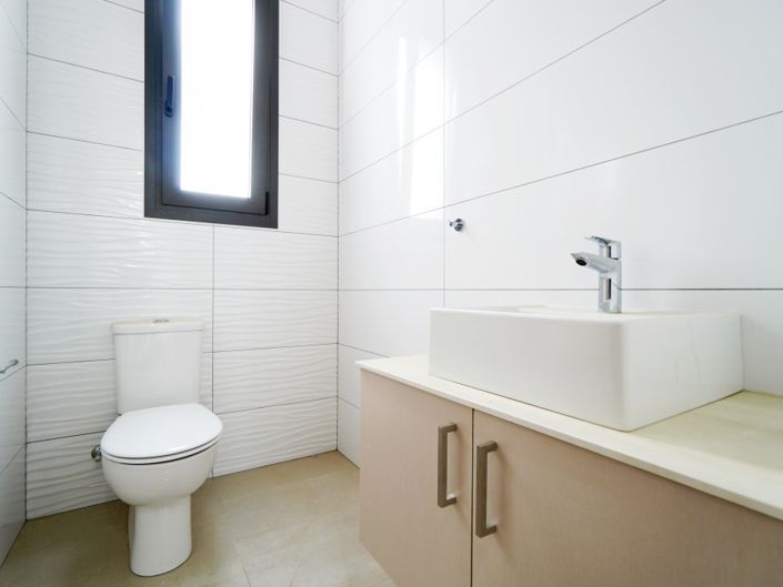 Image No.10-2 Bed Villa for sale