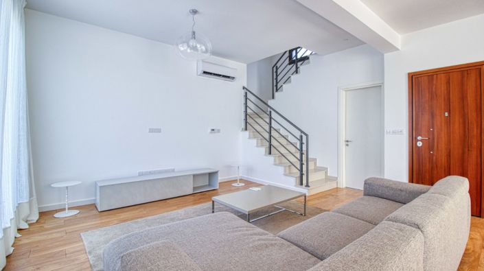 Image No.10-3 Bed Villa for sale