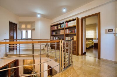 Detached Villa For Sale  in  Ayios Athanasios