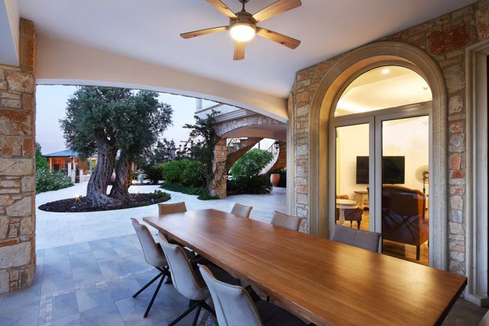 Image No.2-8 Bed Villa for sale