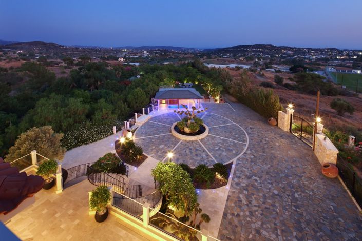 Image No.5-8 Bed Villa for sale