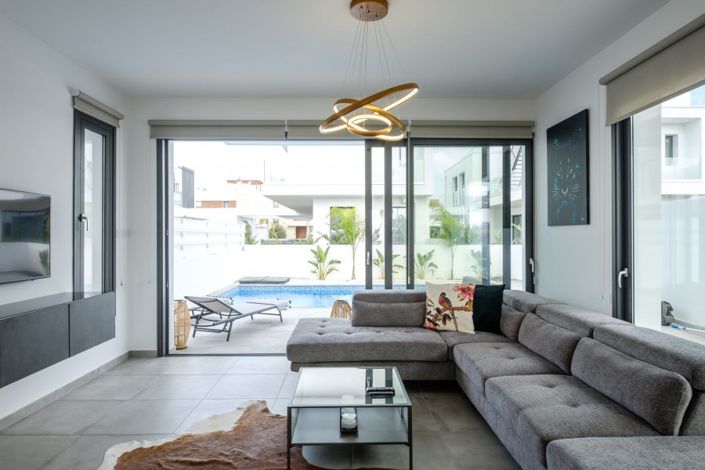 Image No.3-5 Bed Villa for sale