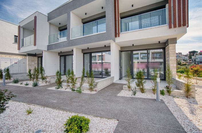 Image No.1-3 Bed Townhouse for sale