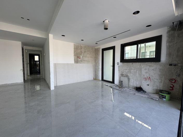 Image No.3-3 Bed Apartment for sale