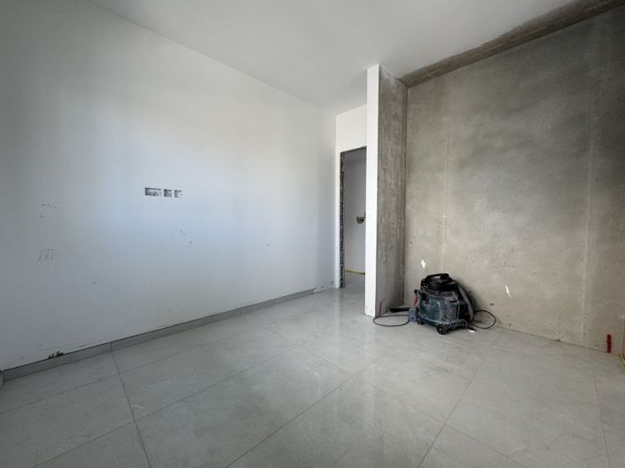 Image No.8-3 Bed Apartment for sale