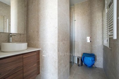 Apartment For Sale  in  Agios Tychonas