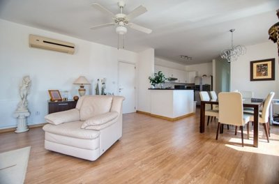 Penthouse For Sale  in  Agia Marinouda