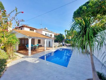 Detached Villa For Sale  in  Aradippou