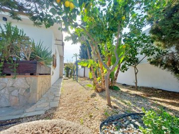 Detached Villa For Sale  in  Aradippou