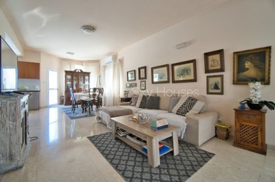 Detached Villa For Sale  in  Ayios Athanasios