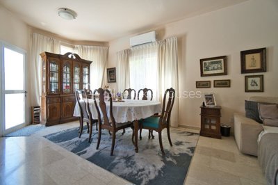 Detached Villa For Sale  in  Ayios Athanasios