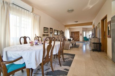 Detached Villa For Sale  in  Ayios Athanasios