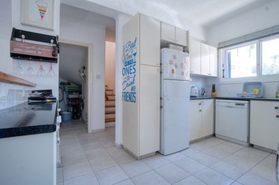 Detached Villa For Sale  in  Kato Paphos - Universal