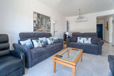 Detached Villa For Sale  in  Kato Paphos - Universal