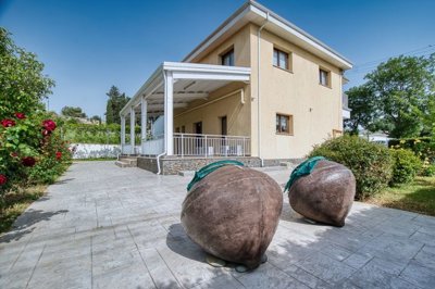 Detached Villa For Sale  in  Stroumbi
