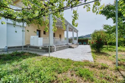 Detached Villa For Sale  in  Stroumbi