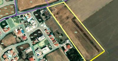 Residential Land  For Sale  in  Pervolia