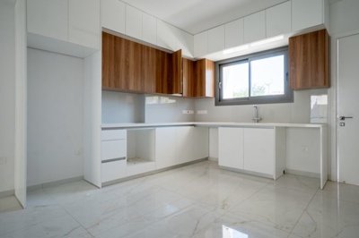 Apartment For Sale  in  Paphos Town
