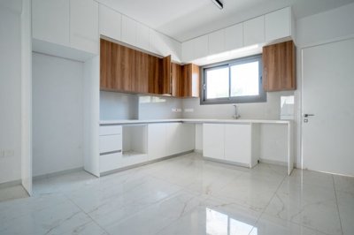 Apartment For Sale  in  Paphos Town