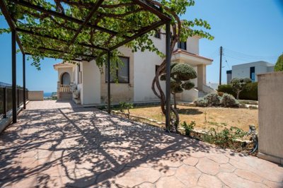 Detached Villa For Sale  in  Ayios Athanasios