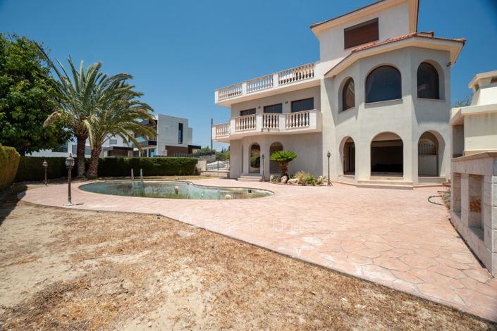 Image No.4-Villa de 5 chambres à vendre à Agios Athanasios