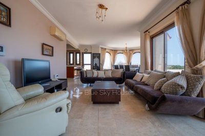 Detached Villa For Sale  in  Ayios Athanasios