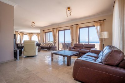 Detached Villa For Sale  in  Ayios Athanasios