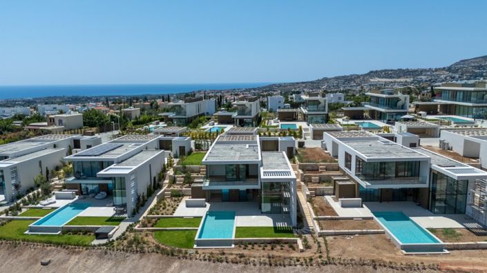 Image No.1-6 Bed Villa for sale