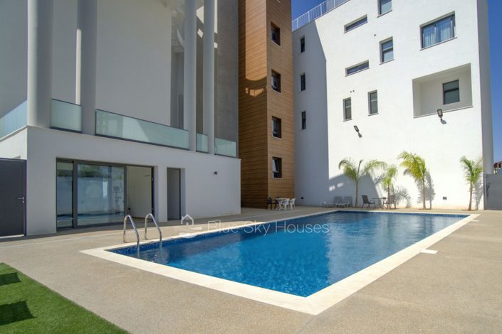 Image No.8-2 Bed Apartment for sale