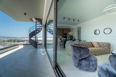 Penthouse For Sale  in  Panthea
