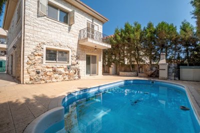 Detached Villa For Sale  in  Pyrgos