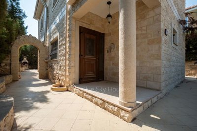 Detached Villa For Sale  in  Pyrgos