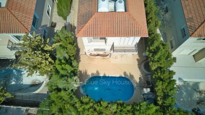 Detached Villa For Sale  in  Pyrgos
