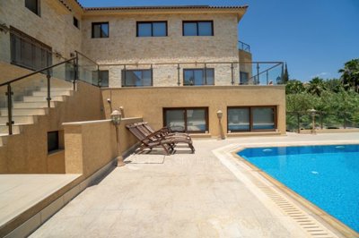 Detached Villa For Sale  in  Pyrgos