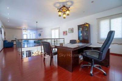 Detached Villa For Sale  in  Pyrgos