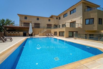Detached Villa For Sale  in  Pyrgos