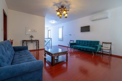 Detached Villa For Sale  in  Pyrgos