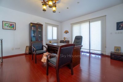 Detached Villa For Sale  in  Pyrgos