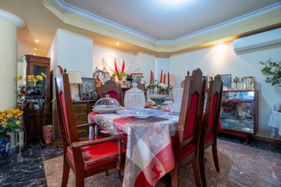 Detached Villa For Sale  in  Columbia